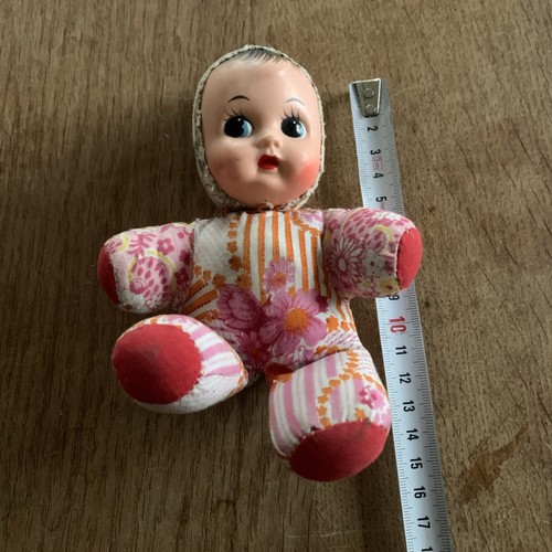 Quietscht bei druck - druck, puppe